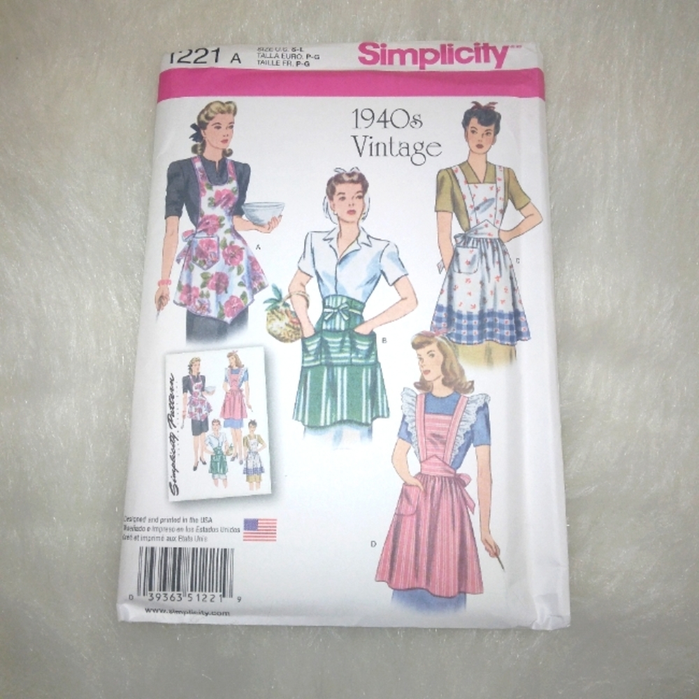 Simplicity 1221, 1940s Vintage Aprons 4 styles